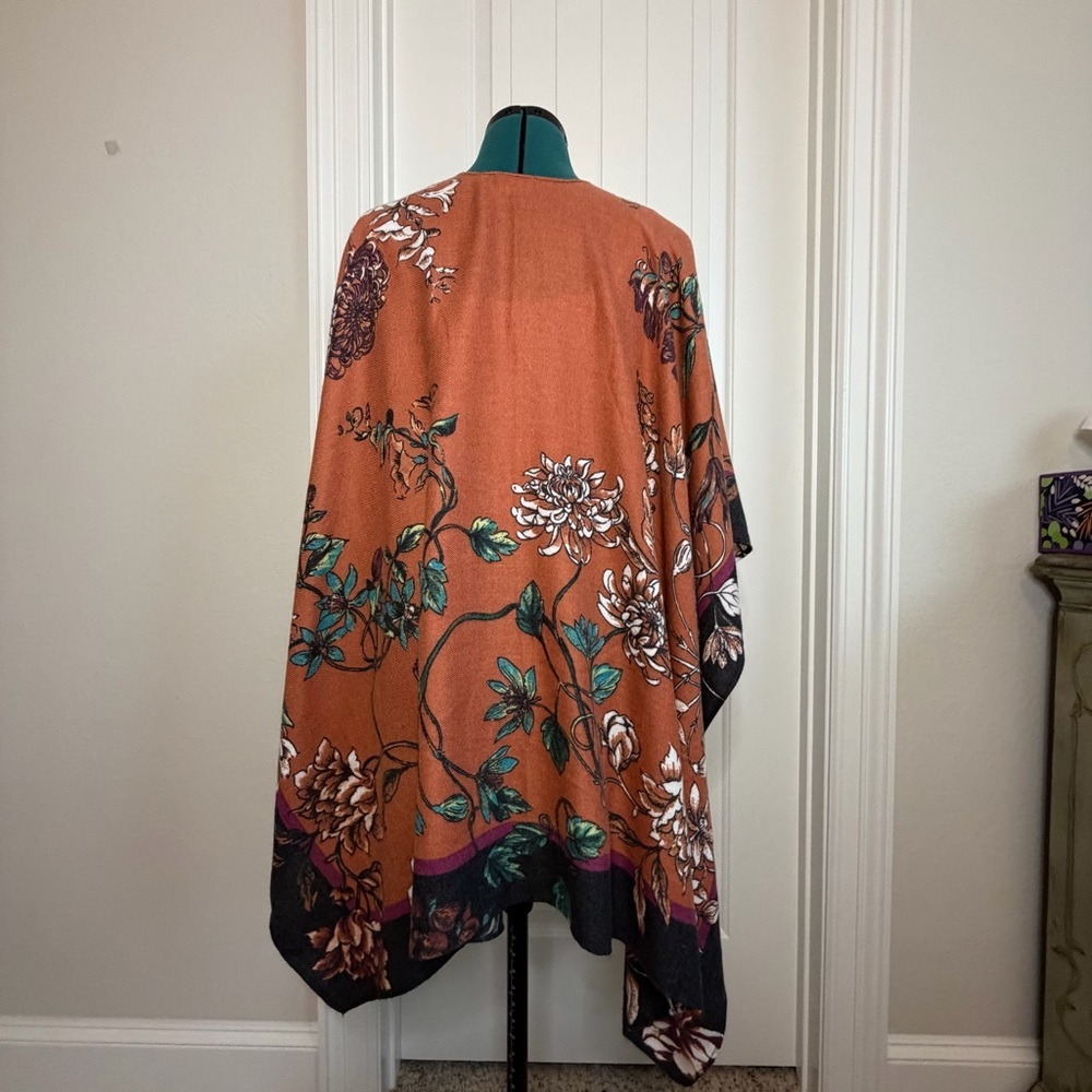 2/$30 Chico's Earthy Floral Poncho Top Shawl in Rust Orange - Picture 6 of 7